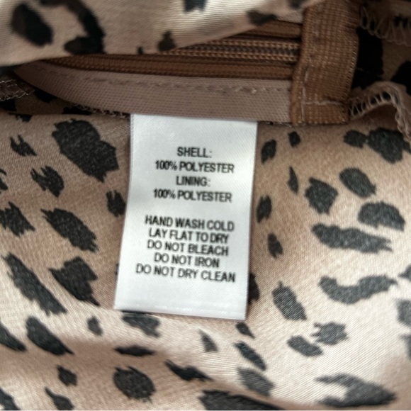 Lulus NWT Having A Moment Taupe Leopard Print Top Blouse size XS - Picture 12 of 12